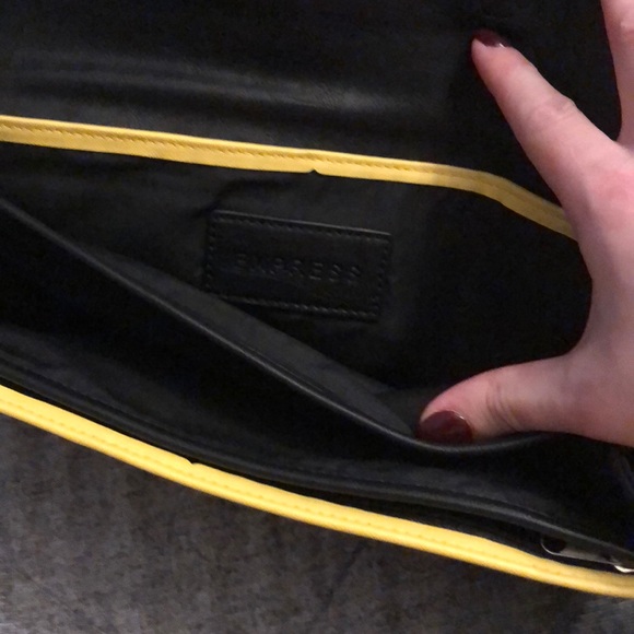 Express Clutch - Picture 3 of 4